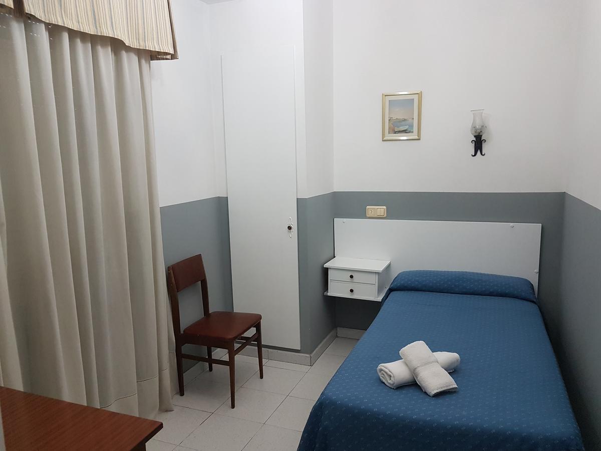 Hostal Restaurante Classic Columbrianos ภายนอก รูปภาพ